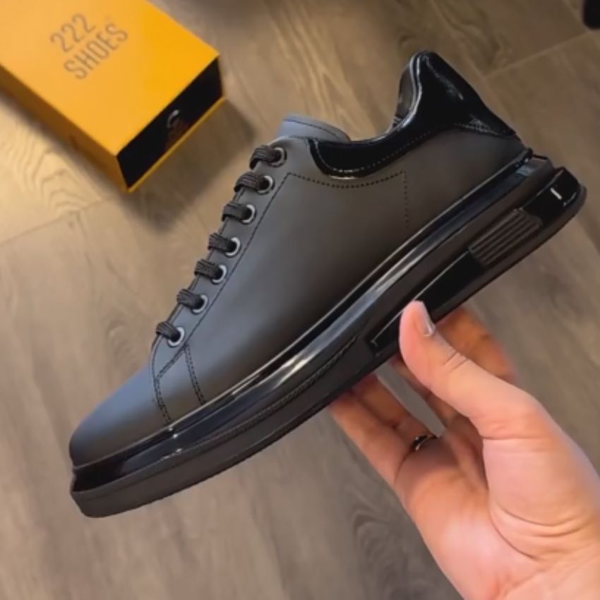 Stylish Men's Sneaker