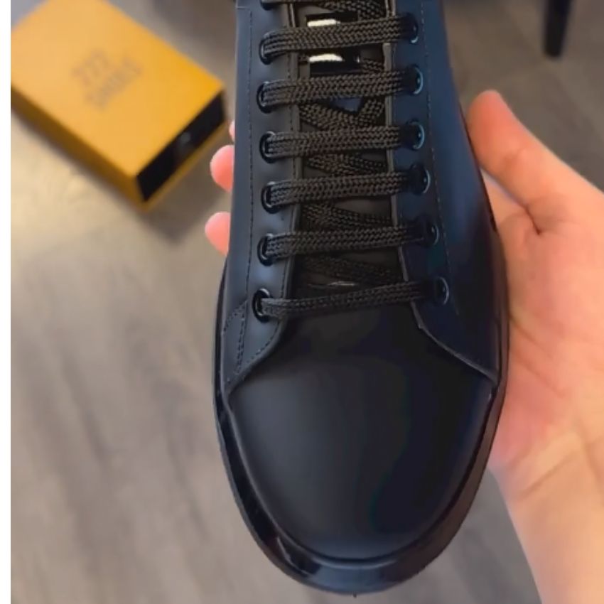 Stylish Men's Sneaker
