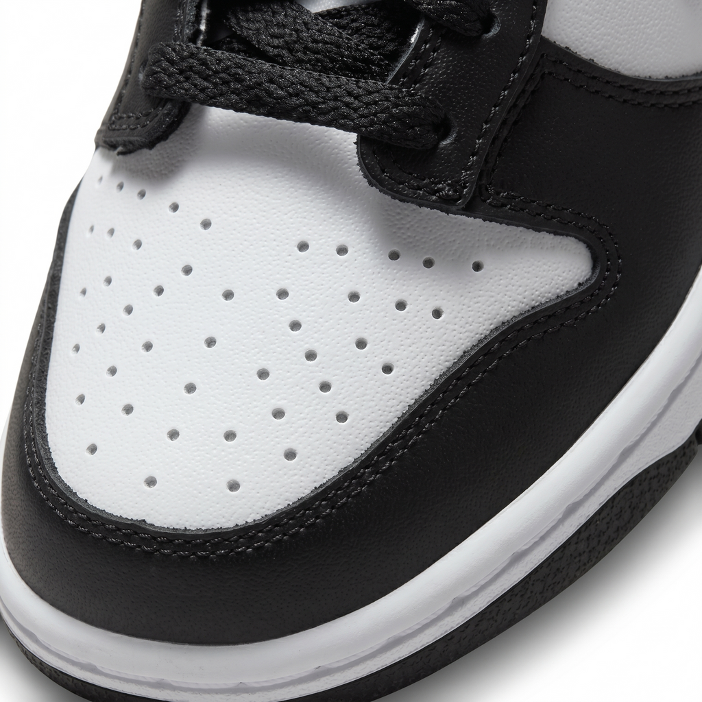 Dunk Low Sneakers