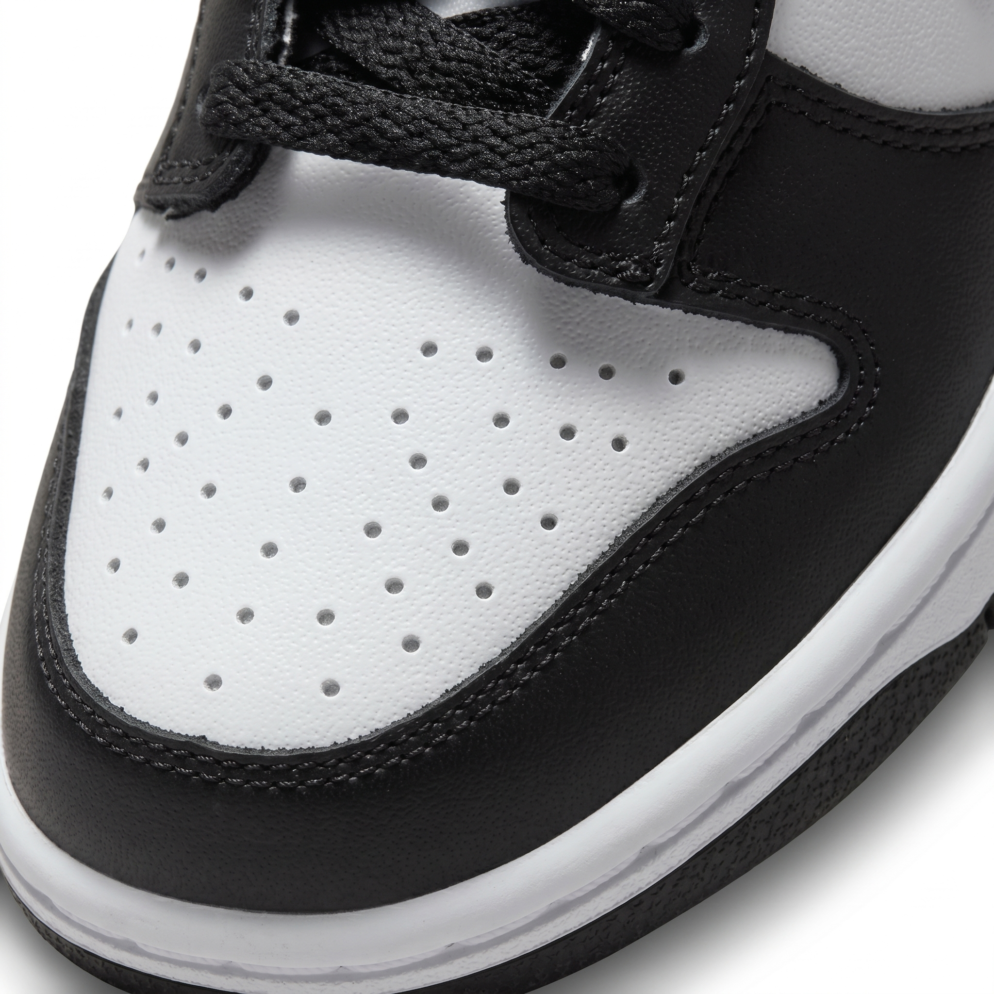 Dunk Low Sneakers